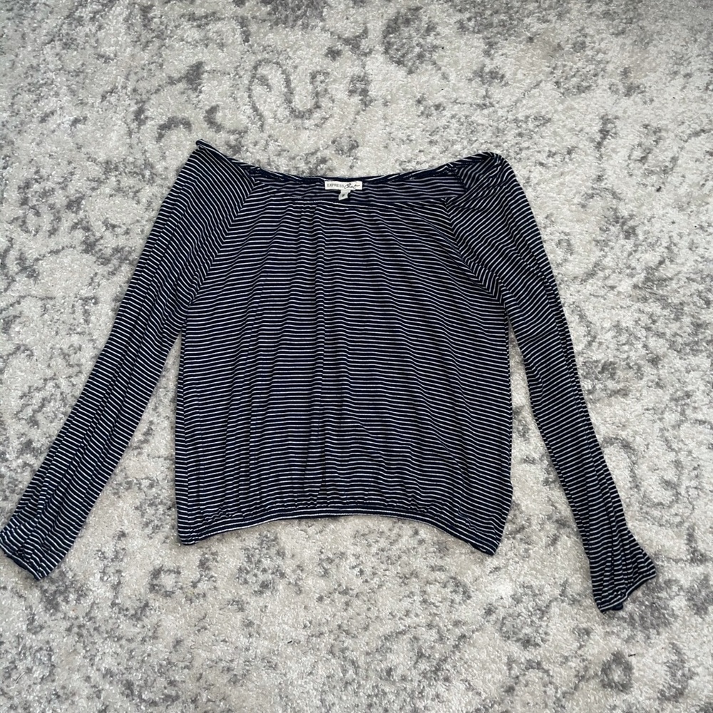 Off the shoulder long sleeve top